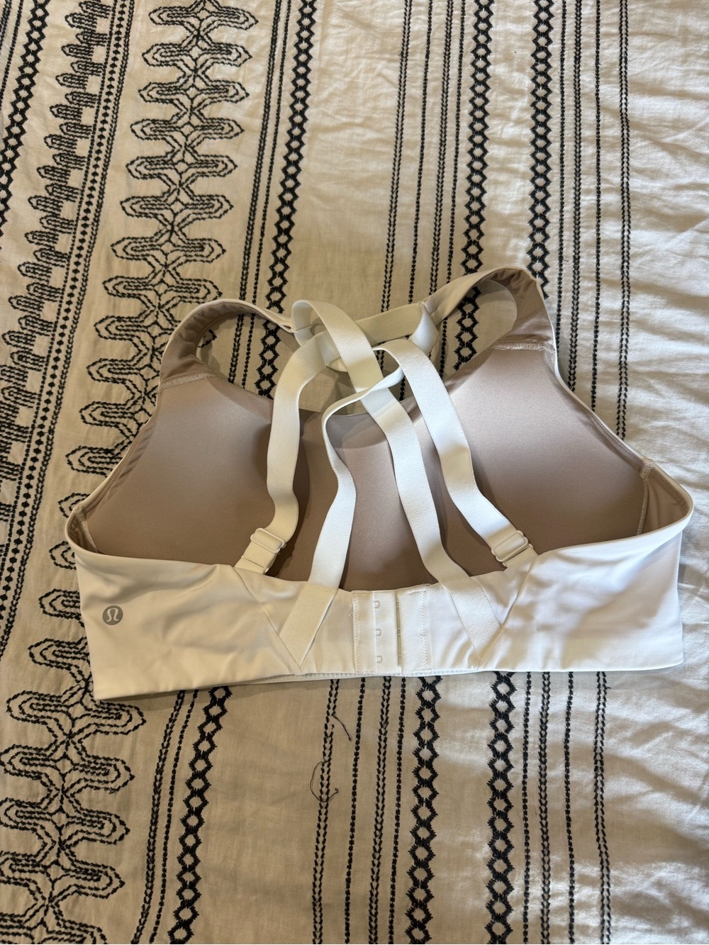 lululemon athletica White Crisscross Strappy Sports Bra - Picture 2 of 4